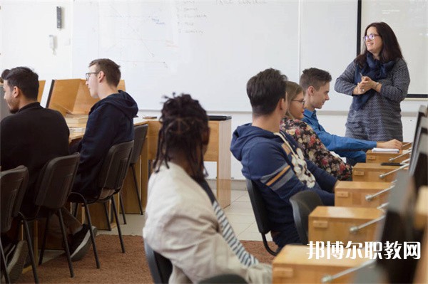 河北哪里的中職學校能讀康復治療技術專業(yè)