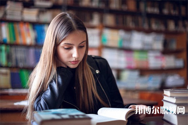 江蘇哪里的中職學(xué)校能讀老年保健與管理專業(yè)