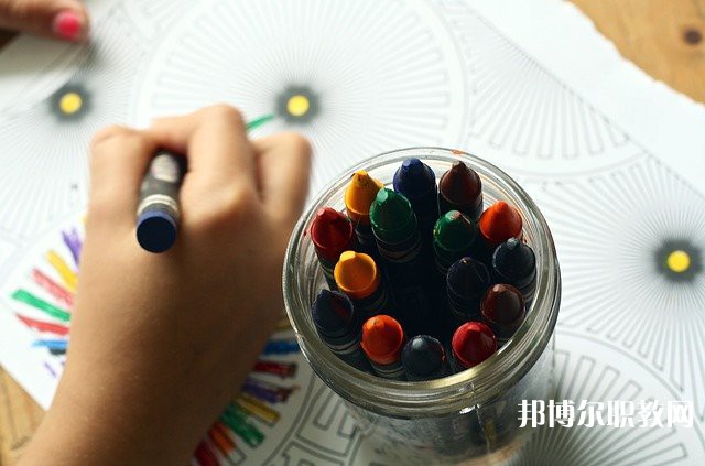 江蘇哪里的中專學(xué)校能讀烹飪(中西式面點(diǎn))專業(yè)