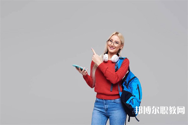 江蘇哪里的技工學(xué)校能讀商務(wù)禮儀服務(wù)專業(yè)