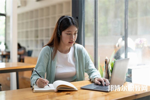 江蘇哪里的中職學(xué)校能讀辦公室文員專業(yè)
