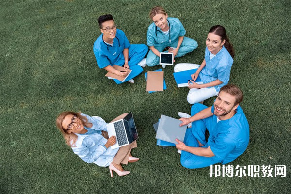 浙江哪里的職業(yè)中學(xué)能讀服裝設(shè)計(jì)與工藝專業(yè)專業(yè)