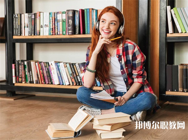 浙江哪里的中職學(xué)校能讀紡織品花樣設(shè)計專業(yè)