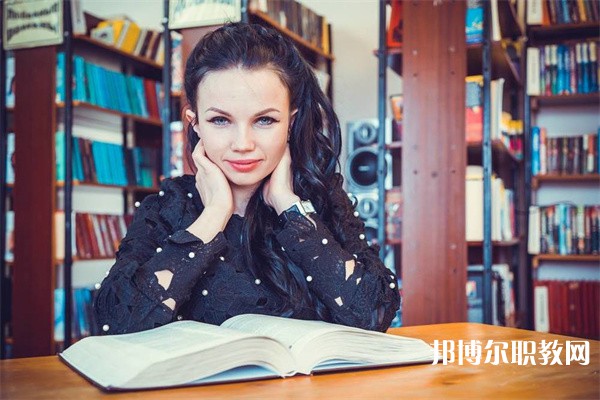 浙江哪里的職教中心能讀無人機操控與維護專業(yè)