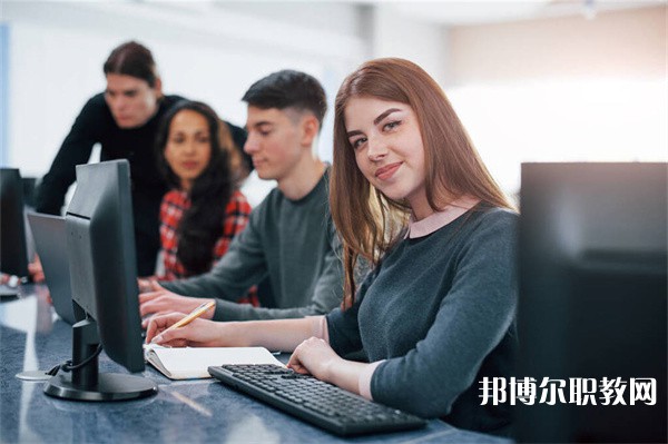江西哪里的中專學校能讀服裝設計與工藝專業(yè)