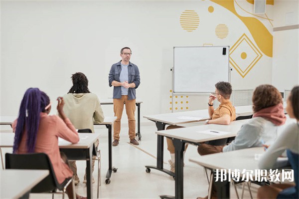 江西哪里的職業(yè)學(xué)校能讀工業(yè)機(jī)器人應(yīng)用與維護(hù)專業(yè)