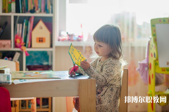 山東哪里的中專學(xué)校能讀服裝專業(yè)