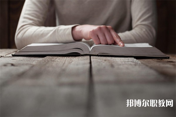河南哪里的中專學(xué)校能讀醫(yī)學(xué)檢驗技術(shù)專業(yè)