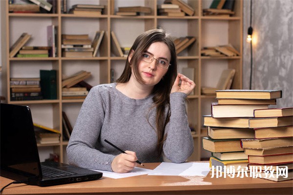 河南哪里的職業(yè)學(xué)校能讀民族音樂與舞蹈專業(yè)