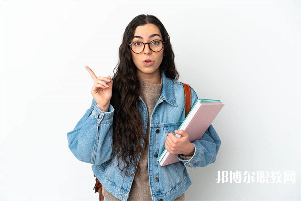 河南哪里的中職學(xué)校能讀商務(wù)阿拉伯語專業(yè)