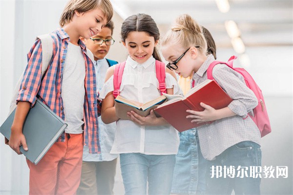 河南哪里的技工學(xué)校能讀計(jì)算機(jī)應(yīng)用技術(shù)專業(yè)