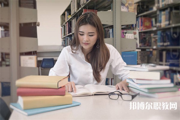 河南哪里的中職學校能讀機器人應用與維修專業(yè)