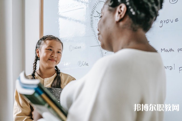 河南哪里的中職學校能讀康復治療技術專業(yè)