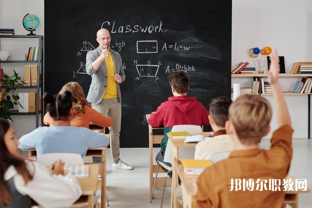 河南哪里的中職學(xué)校能讀無人機駕駛與維修專業(yè)