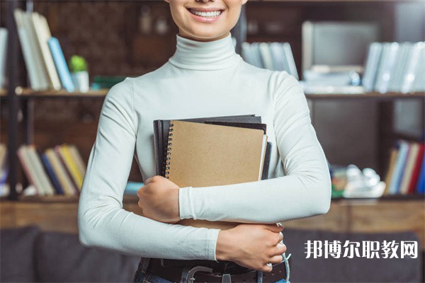 湖北哪里的技工學(xué)校能讀計算機應(yīng)用專業(yè)