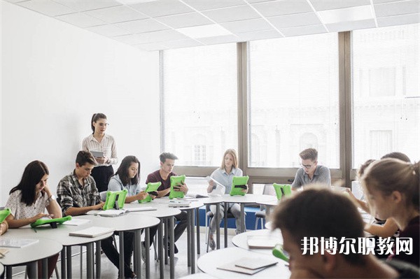 湖北哪里的中職學校能讀藝術(shù)設計專業(yè)
