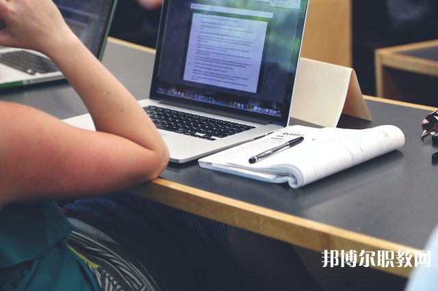 湖北哪里的職教中心能讀財務(wù)會計(jì)專業(yè)