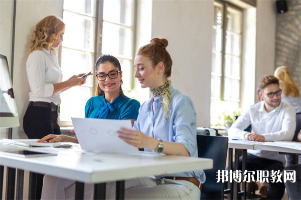 湖南哪里的中職學校能讀電子技術(shù)及應用專業(yè)