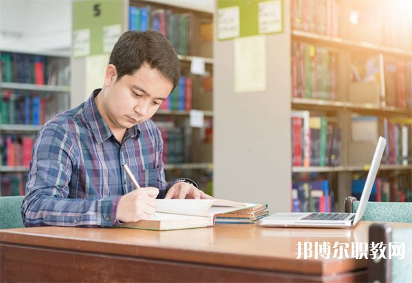 廣東哪里的中專學校能讀計算機繪圖與設(shè)計專業(yè)