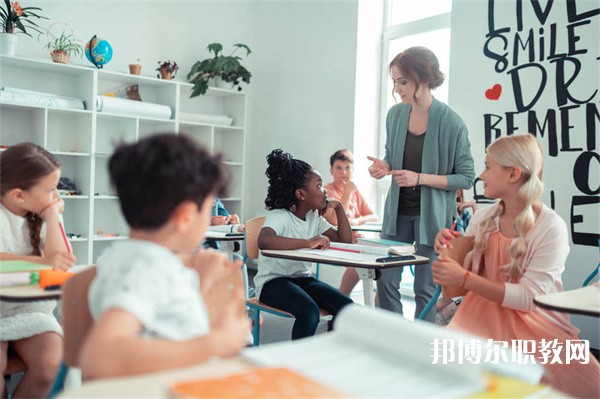 廣東哪里的中專學(xué)校能讀社會(huì)文化藝術(shù)(戲劇、粵劇、雷劇)專業(yè)