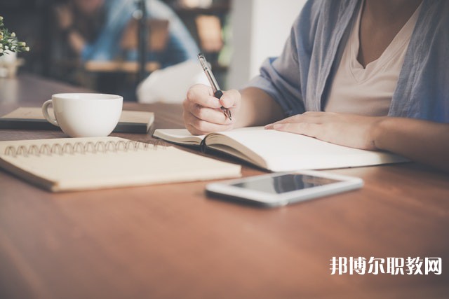 廣西哪里的中專學校能讀機電技術(shù)應(yīng)用專業(yè)
