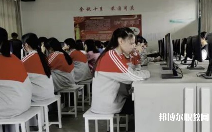 廣西河池民族農業(yè)學校網(wǎng)站網(wǎng)址主頁