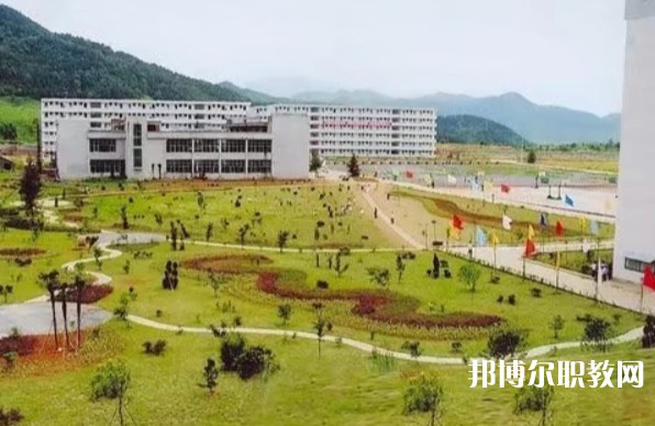長江科技中等專業(yè)學校怎么樣、好不好