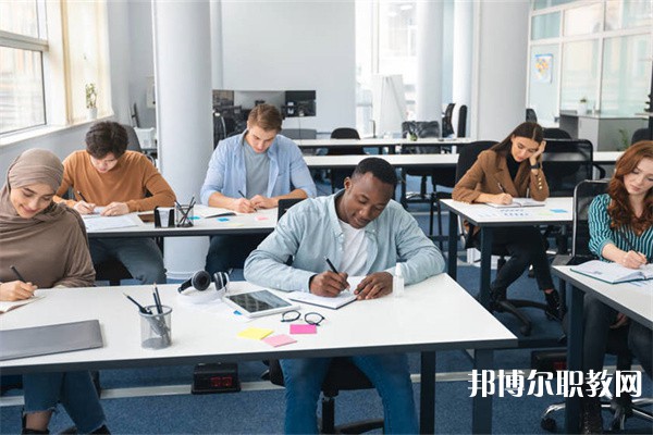 廣西哪里的中專學校能讀模具制造技術(shù)專業(yè)