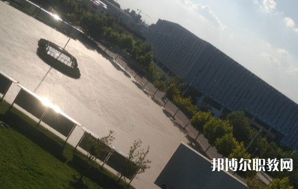 青島西海岸新區(qū)職業(yè)中等專業(yè)學校網站網址主頁