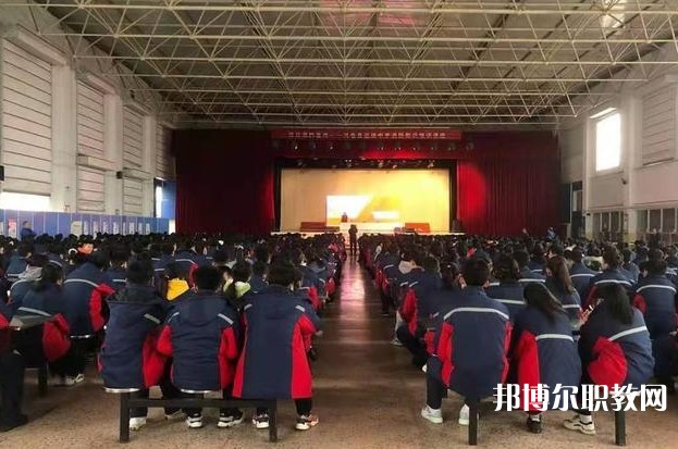 河曲縣巡鎮(zhèn)中學(職教班)怎么樣、好不好