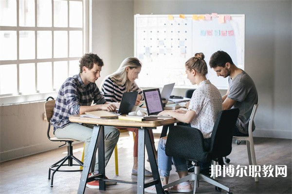 廣西哪里的中職學(xué)校能讀計(jì)算機(jī)應(yīng)用(辦公自動(dòng)化方向)專業(yè)