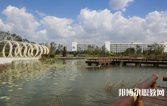 2024鞍山市現(xiàn)代服務(wù)學(xué)校招生計(jì)劃 招生人數(shù)是多少(附要求、條件、對(duì)象)