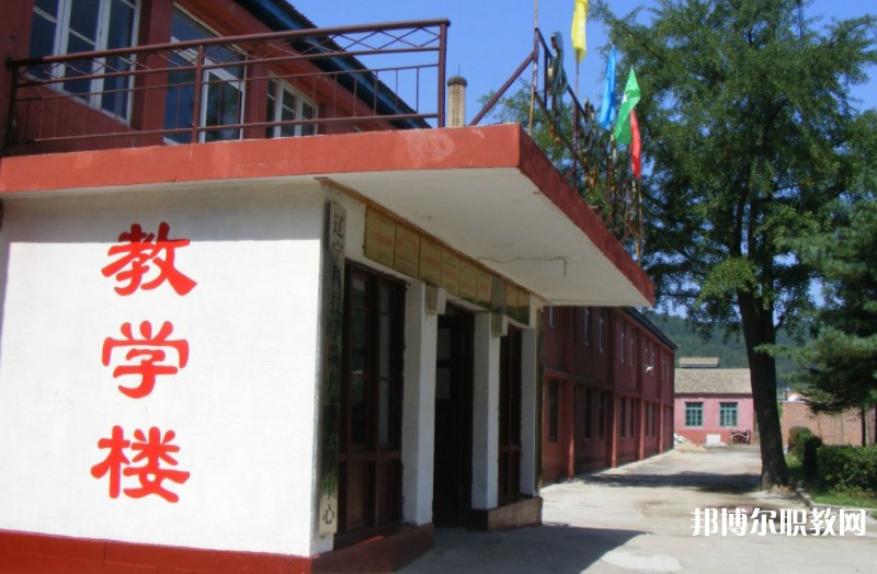 2024丹東市圣林中等職業(yè)技術(shù)專業(yè)學(xué)校招生計(jì)劃 招生人數(shù)是多少(附要求、條件、對(duì)象)