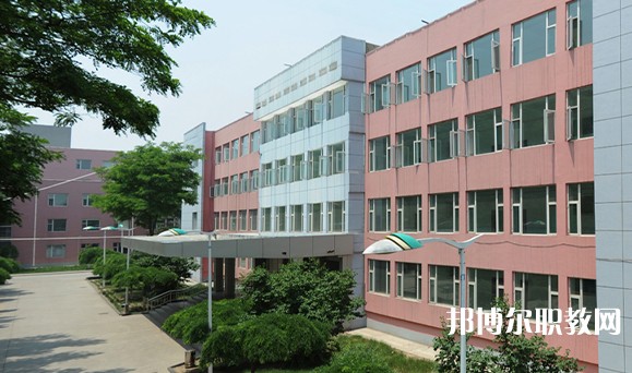 2025山西省潞安職業(yè)中等專業(yè)學(xué)校招生計(jì)劃 招生人數(shù)是多少(附要求、條件、對(duì)象)